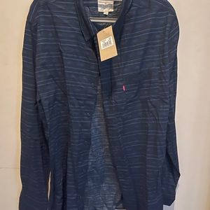 Levi’s button up shirt. Size xl. NWT.